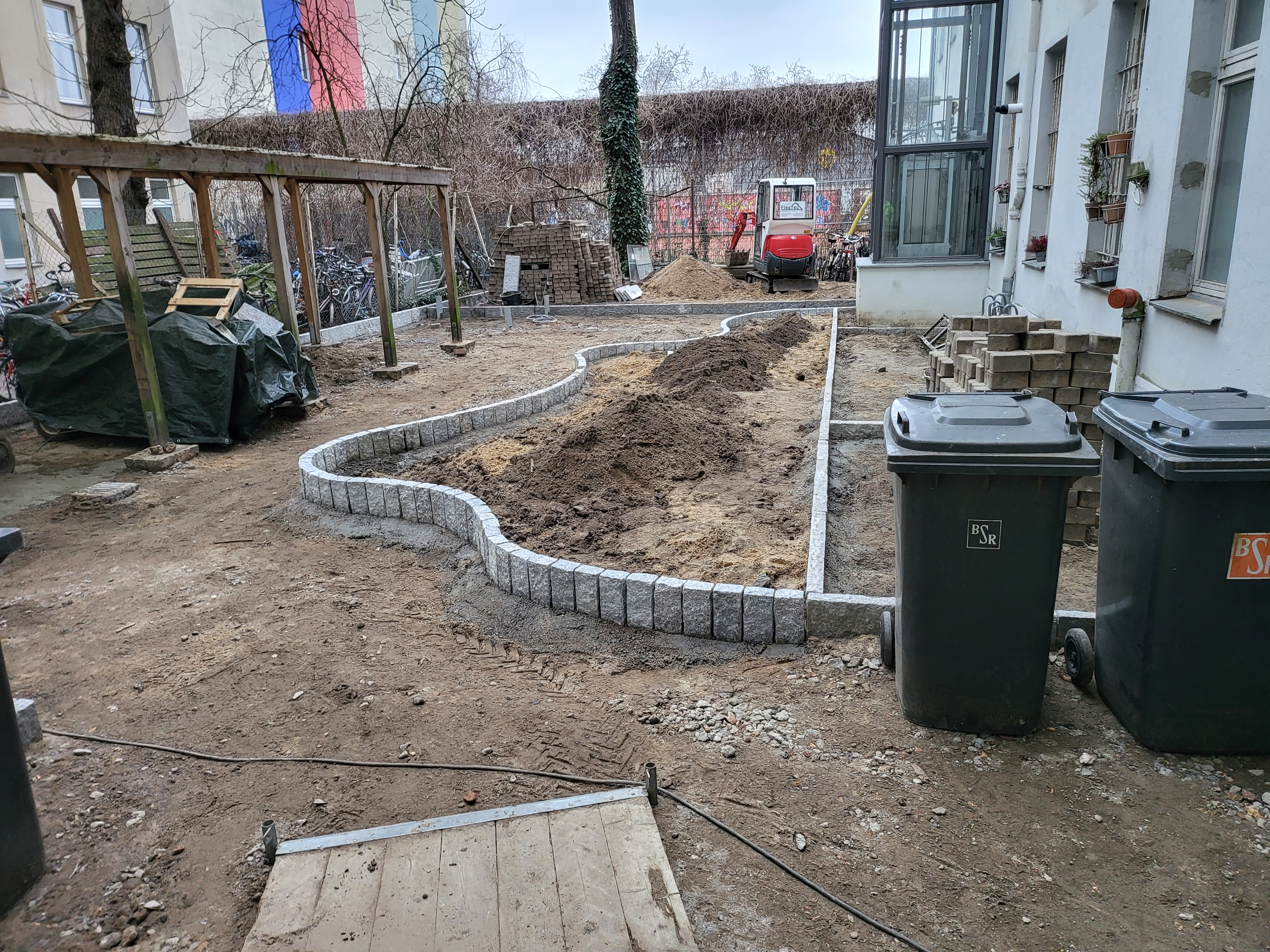 27 Außenanlagen Neugestaltung.jpg